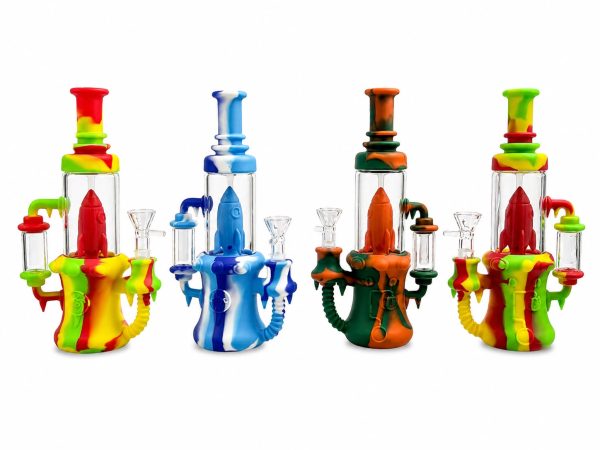 WhatsApp Image 2026-07-14 at 4.56.00 PM Bong de Silicona con Cámara de Vidrio – Diseño Rocket Edition