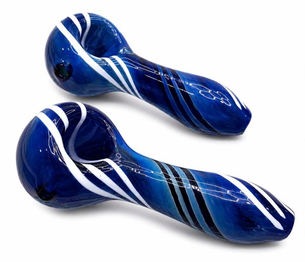 WhatsApp Image 2026-07-18 at 9.07.01 PM Pipa de Vidrio Artesanal Azul con Diseño Espiral