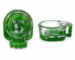 WhatsApp Image 2026-07-20 at 6.11.00 PM Cenicero de Vidrio Weed War – Diseño Alien “We Toke”
