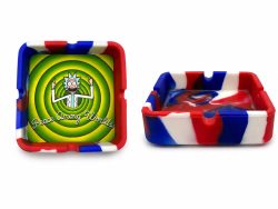 WhatsApp Image 2026-07-20 at 7.23.58 PM Cenicero de Silicona Cuadrado – Diseño Peace Among Worlds