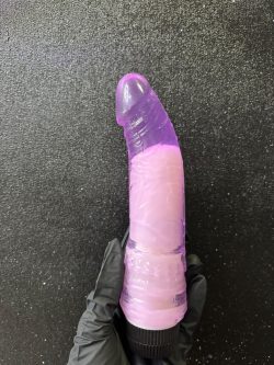 WhatsApp Image 2026-10-14 at 6.23.16 PM Vibrador Curvo Multicolor Morado y Rosa 💜