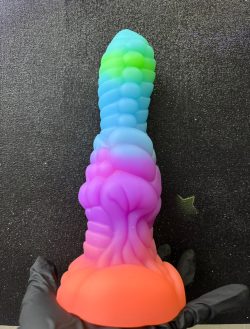 Consolador de Fantasía Multicolor con Efecto Fluorescente 🌈✨